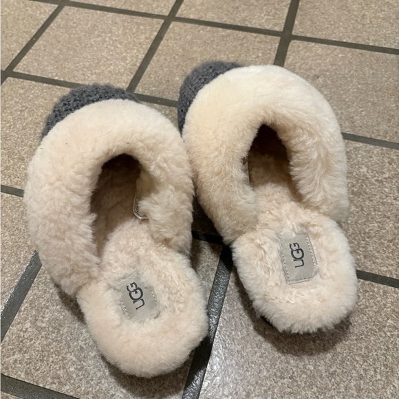 UGG Women's Charcoal and Cream Knit Slippers - Picture 2 of 4
